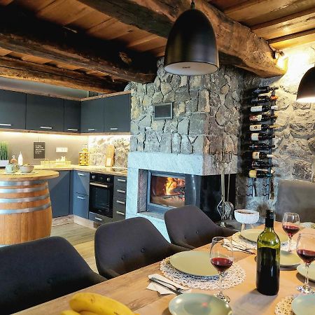 Vineyard Cottage Lan Na Hribu Semic Esterno foto