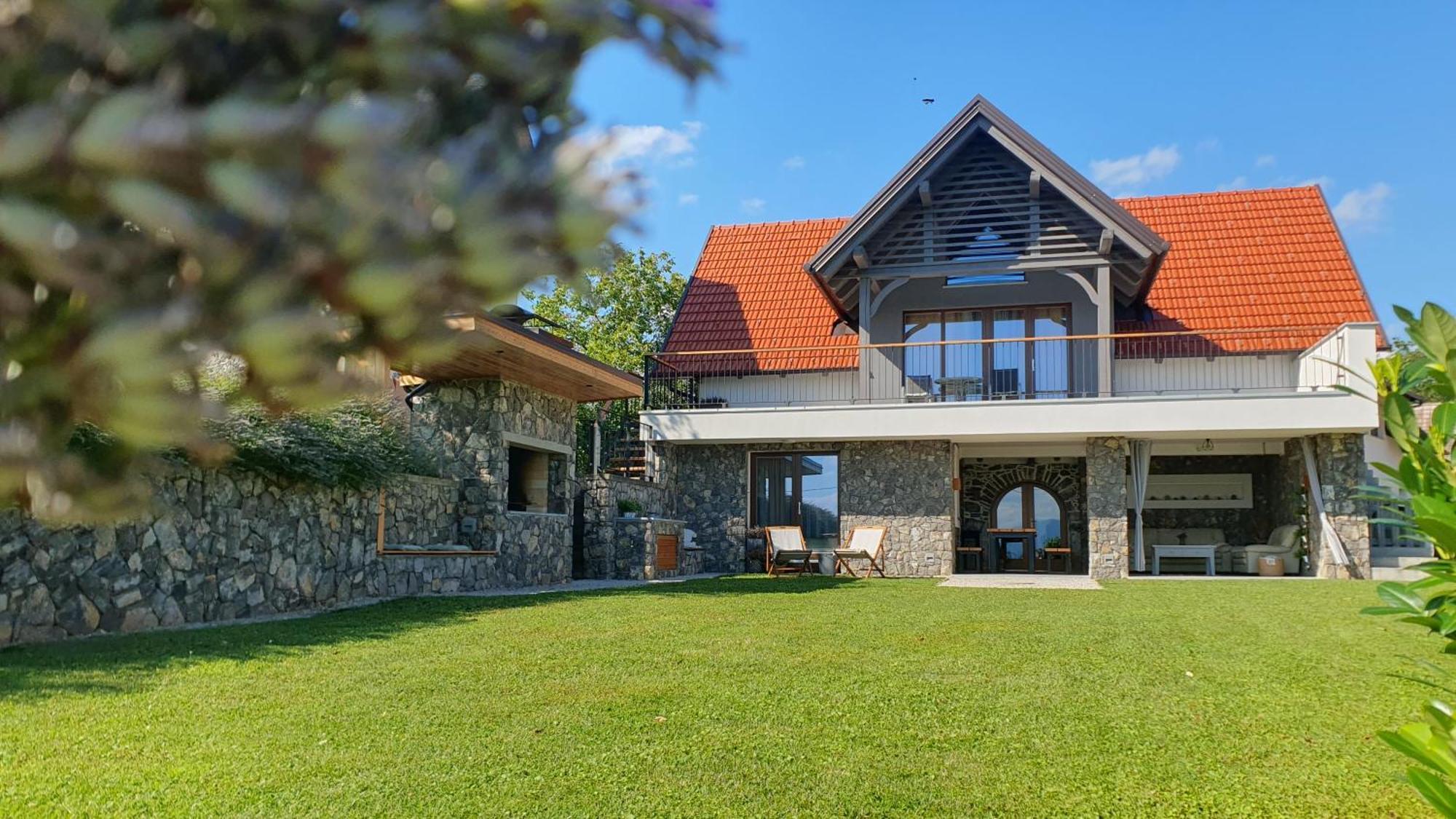 Vineyard Cottage Lan Na Hribu Semic Esterno foto